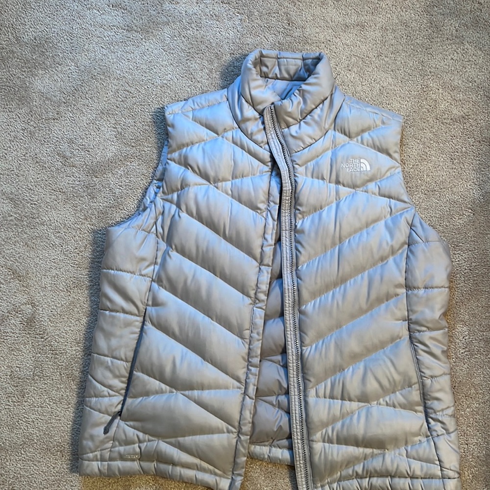 North Face Women’s light grey/silver.